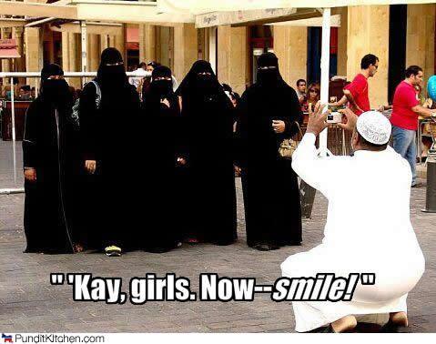 muslim-women-niqab-smile