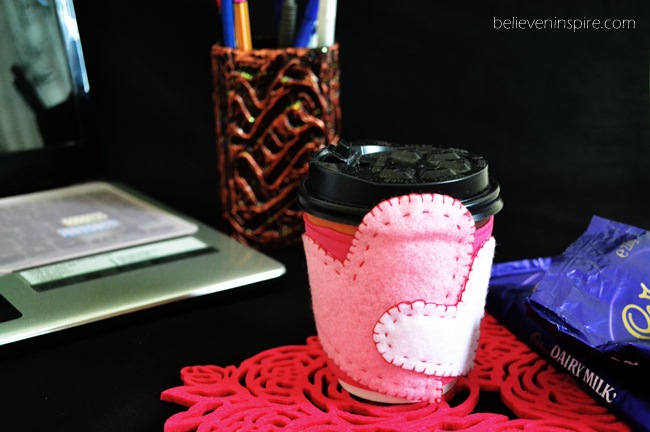 Hearty Felt Custom Coffee Mugs' Cozy Tutorial with FREE Pattern on believeninspire.com