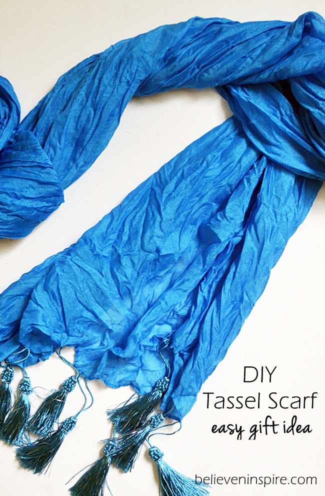 DIY Tassel Scarf (Easy Holiday Gifts) on believeninspire.com