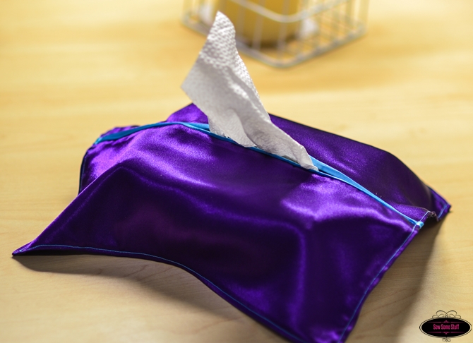 15 minute tissue box cover sewing tutorial on sewsomestuff.com
