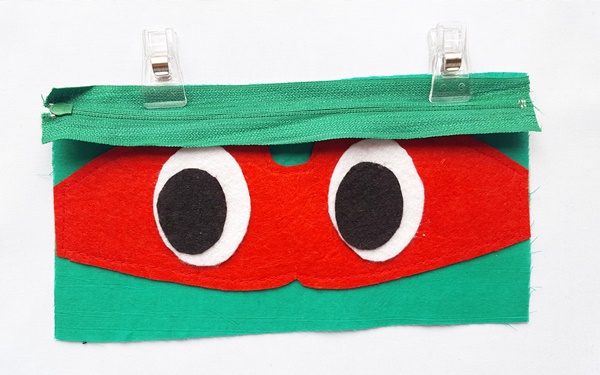 Ninja turtle pouch tutorial with free pattern by sewsomestuff.com7