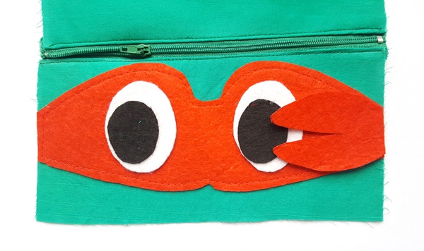 Ninja turtle pouch tutorial with free pattern by sewsomestuff.com9