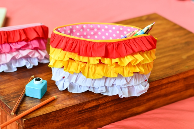 Ombre ruffled zipper pouch tutorial11