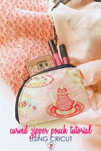 cricut sewing projects | cricut sewing patterns | easy sew zipper pouch | back to school sewing projects | Easy zipper pouch tutorial, cricut sewing project, cricut sewing patterns, easy sew zippered pouch (1)