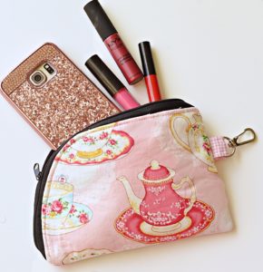 Curved Easy Zipper Pouch Tutorial with Cricut Maker - Sew Some Stuff